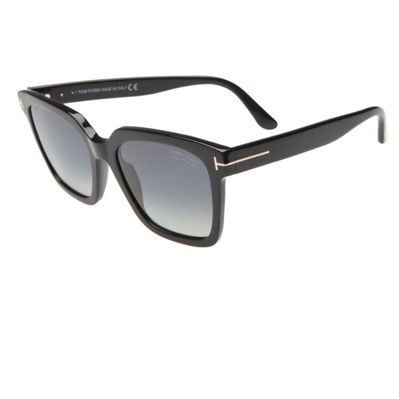 TOM Ford Polarized Amarra
55mm Square Black with Gray lens Sunglasses
TOM FORD - Picture 3 of 5